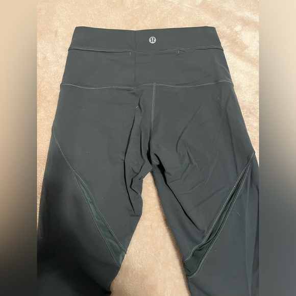 Lululemon Crop Gray Sheer Accent Leggings- Size 4 - Picture 6 of 15